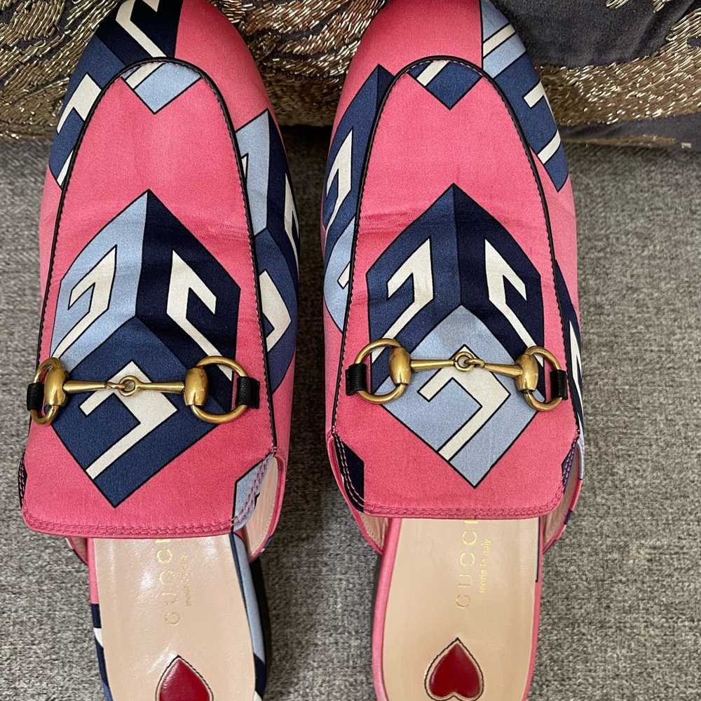 Gucci Geometric Pink and Navy Loafers